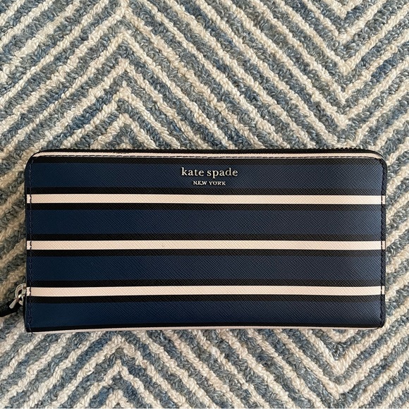 Kate Spade wallet - Picture 2 of 7